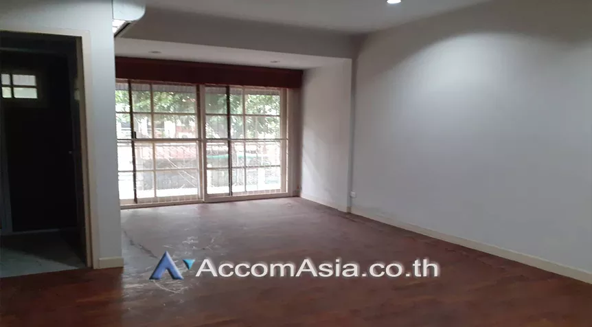 4  3 br Townhouse for rent and sale in Sukhumvit ,Bangkok BTS Nana AA25336