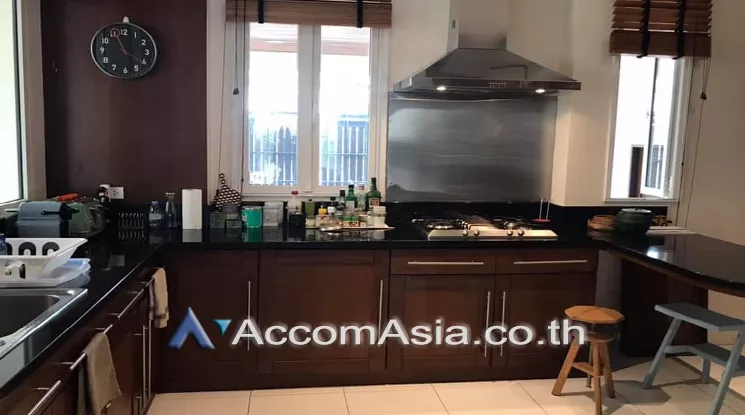 Private Swimming Pool, Pet friendly |  4 Bedrooms  House For Rent in Sukhumvit, Bangkok  near BTS Phrom Phong (AA25344)