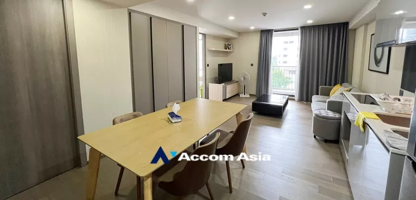  2 Bedrooms  Condominium For Rent in Ploenchit, Bangkok  near BTS Ratchadamri - MRT Silom (AA25369)