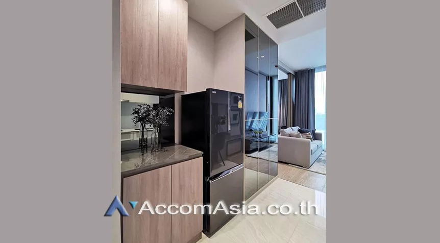 unit 1 Bedroom  Condominium For Rent in Silom, Bangkok  near BTS Chong Nonsi (AA25378)
