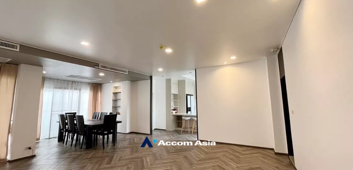 Duplex Condo |  4 Bedrooms  Apartment For Rent in Sukhumvit, Bangkok  near BTS Thong Lo (AA25394)