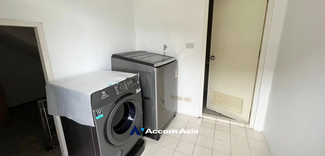 17  4 br Apartment For Rent in Sukhumvit ,Bangkok BTS Thong Lo at Modern spacious residence AA25394