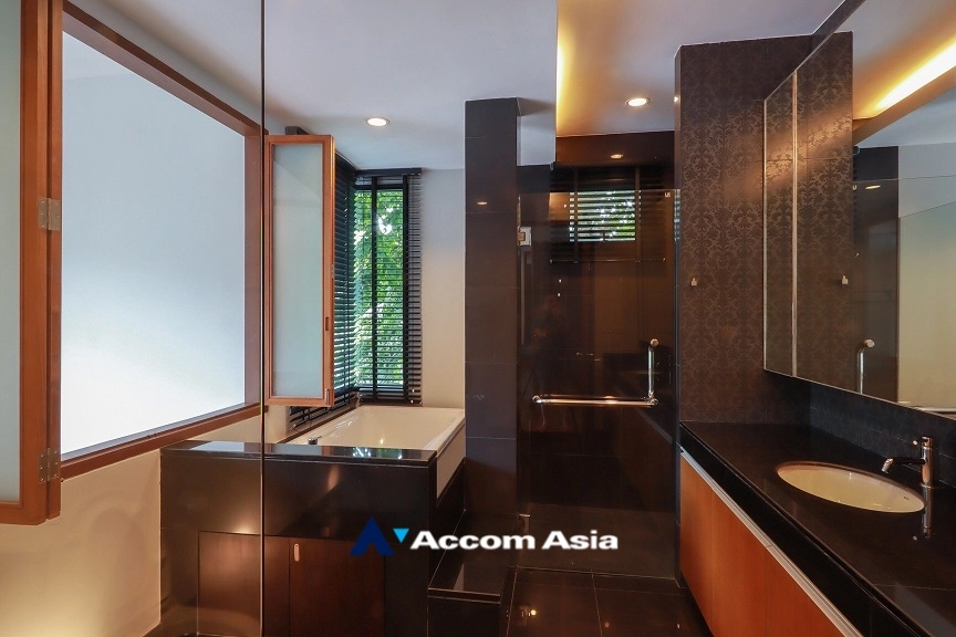14  4 br House For Rent in Ratchadaphisek ,Bangkok  AA25395