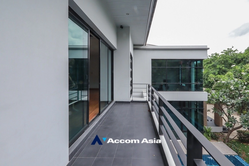 18  4 br House For Rent in Ratchadaphisek ,Bangkok  AA25395