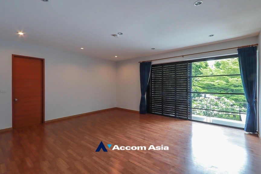 13  4 br House For Rent in Ratchadaphisek ,Bangkok  AA25395