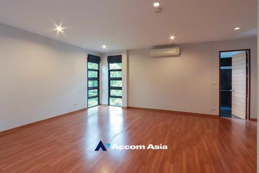 12  4 br House For Rent in Ratchadaphisek ,Bangkok  AA25395