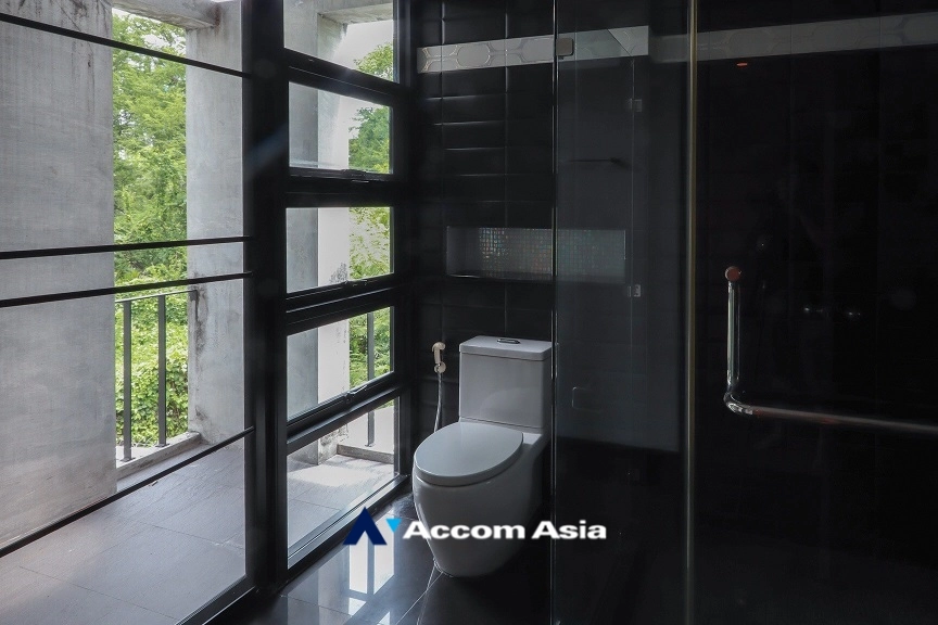 17  4 br House For Rent in Ratchadaphisek ,Bangkok  AA25395