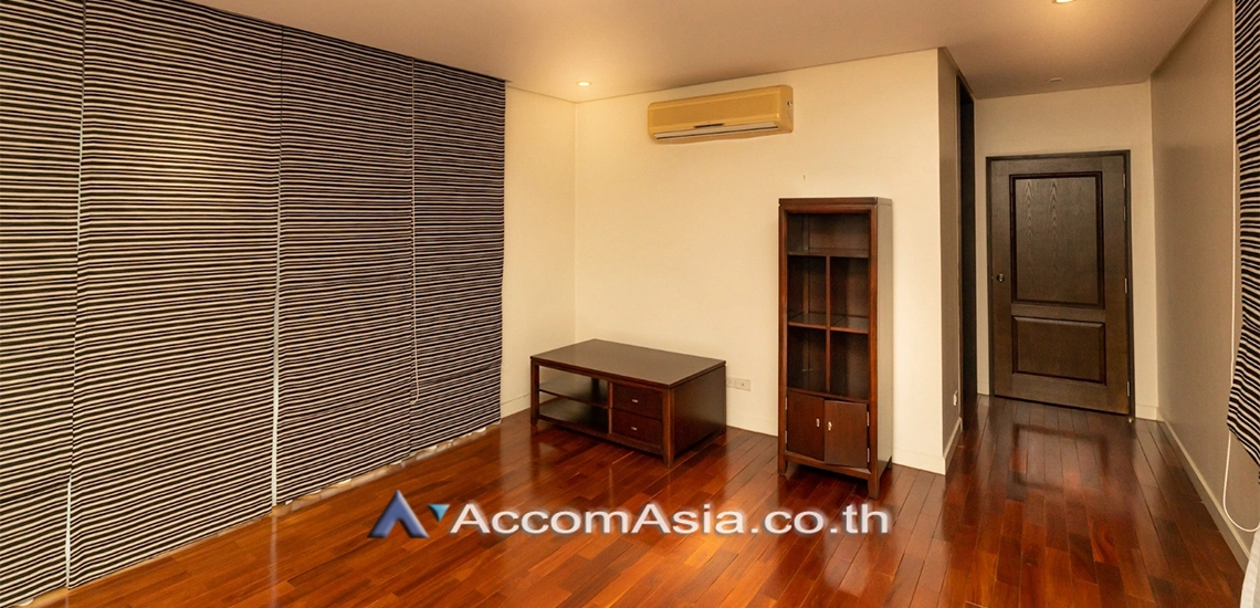 15  3 br House for rent and sale in Ramkhamhaeng ,Bangkok MRT Si Kritha at Baan Issara Rama 9 AA25399