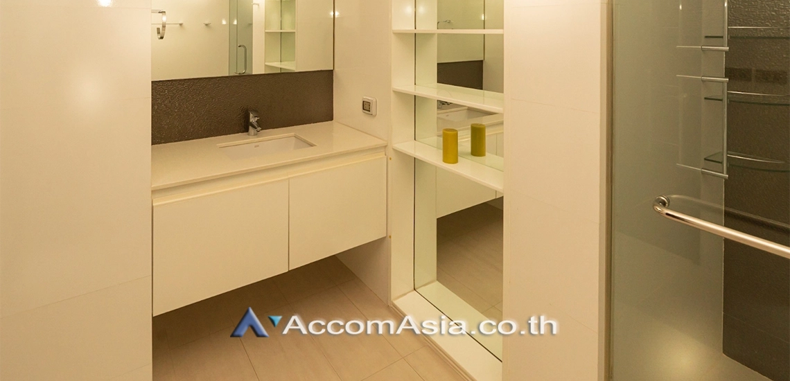 21  3 br House for rent and sale in Ramkhamhaeng ,Bangkok MRT Si Kritha at Baan Issara Rama 9 AA25399