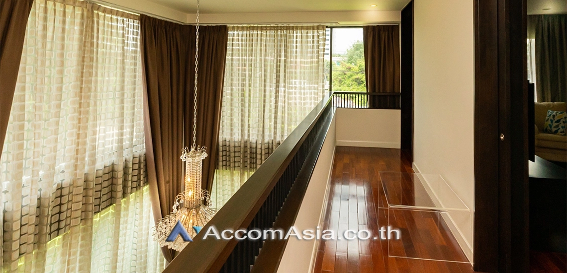 10  3 br House for rent and sale in Ramkhamhaeng ,Bangkok MRT Si Kritha at Baan Issara Rama 9 AA25399