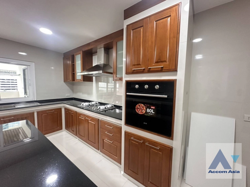 6  3 br Apartment for rent and sale in Sukhumvit ,Bangkok BTS Asok - MRT Sukhumvit at Family-Friendly 360 SQ.M. Residence Near Terminal 21 AA25419