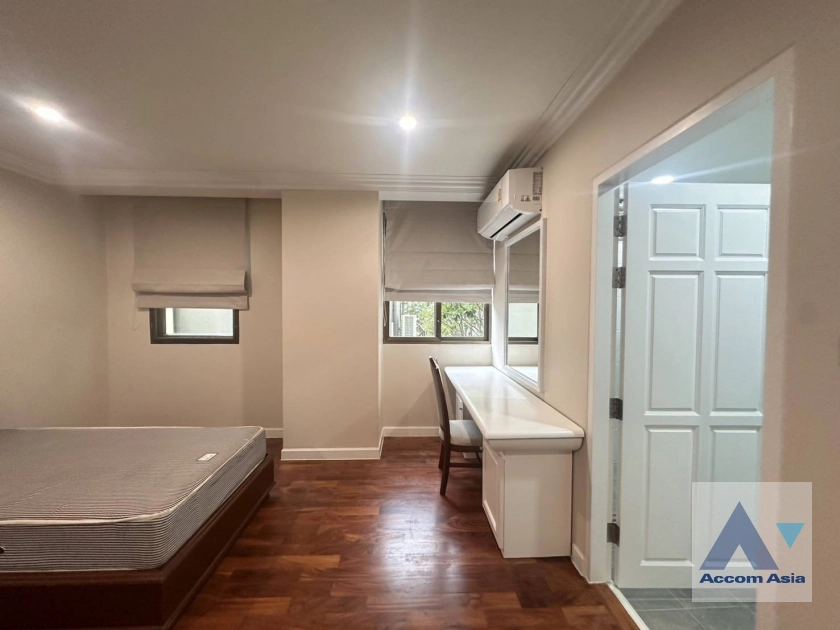 11  3 br Apartment for rent and sale in Sukhumvit ,Bangkok BTS Asok - MRT Sukhumvit at Family-Friendly 360 SQ.M. Residence Near Terminal 21 AA25419