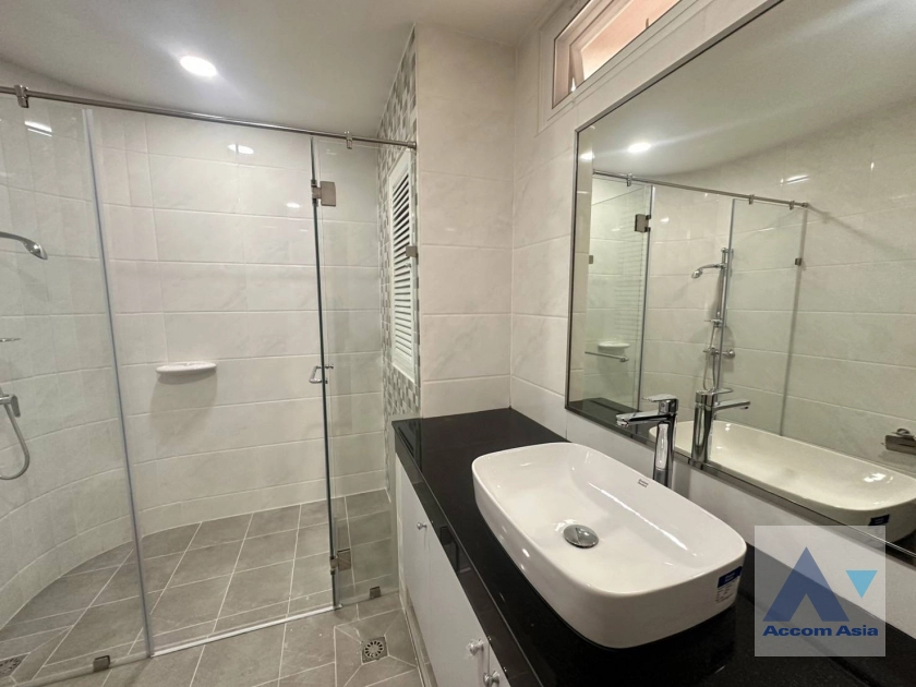 16  3 br Apartment for rent and sale in Sukhumvit ,Bangkok BTS Asok - MRT Sukhumvit at Family-Friendly 360 SQ.M. Residence Near Terminal 21 AA25419