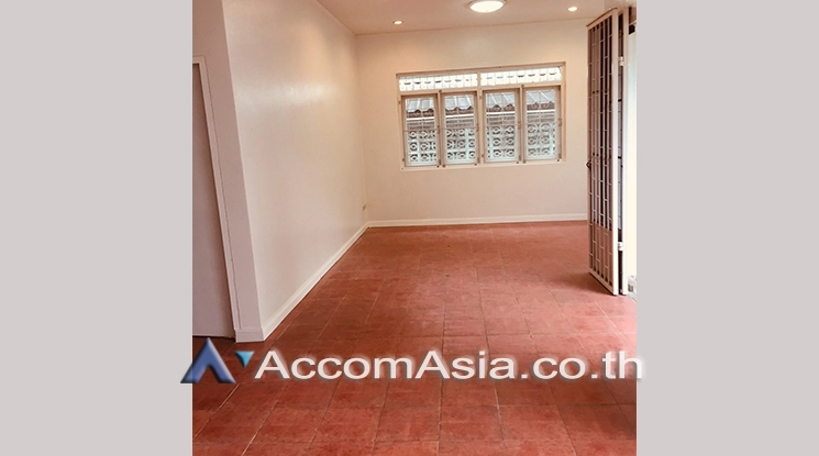 11  3 br House for rent and sale in Sukhumvit ,Bangkok BTS Thong Lo AA25432