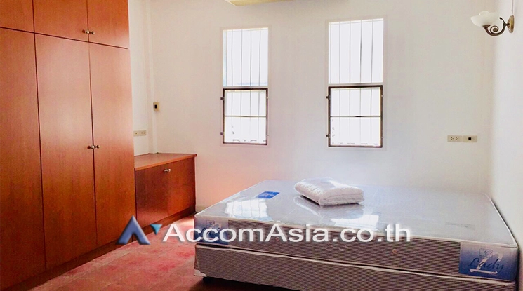  1  3 br House for rent and sale in Sukhumvit ,Bangkok BTS Thong Lo AA25432
