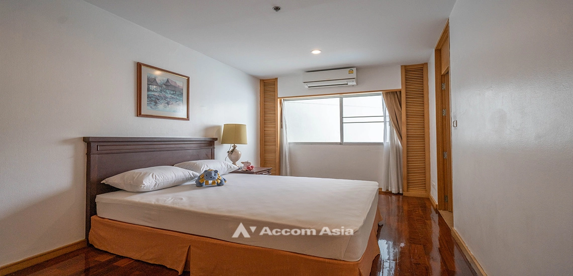 6  3 br Apartment For Rent in Sathorn ,Bangkok MRT Lumphini at Cozy and Convenient Apartment Near Garden Intl AA25446