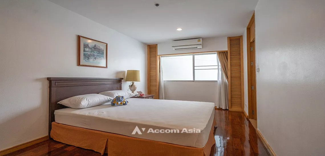 6  3 br Apartment For Rent in Sathorn ,Bangkok MRT Lumphini at Living with natural AA25446