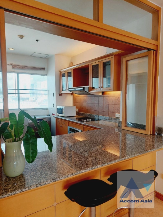 6  3 br Apartment For Rent in Sathorn ,Bangkok MRT Lumphini at Cozy and Convenient Apartment Near Garden Intl AA25447