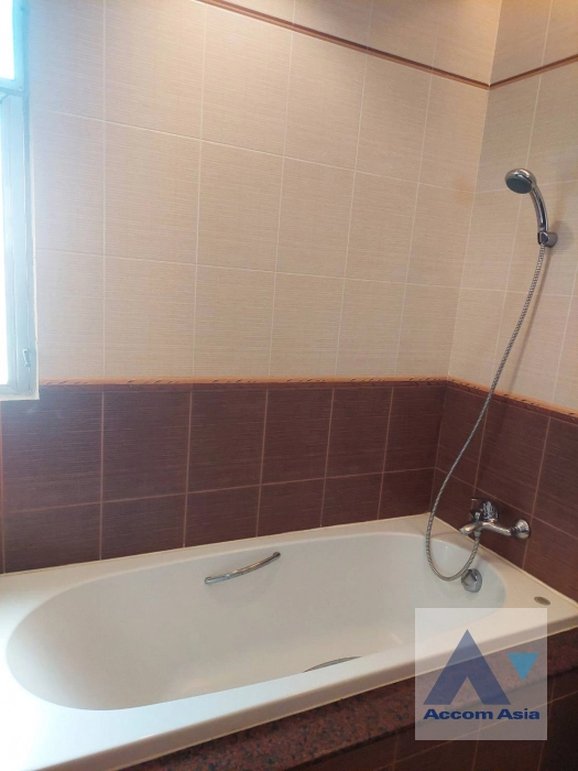 12  3 br Apartment For Rent in Sathorn ,Bangkok MRT Lumphini at Cozy and Convenient Apartment Near Garden Intl AA25447