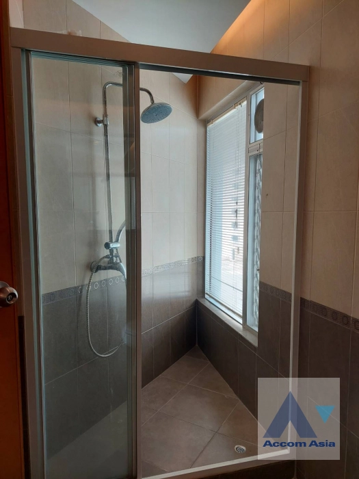 11  3 br Apartment For Rent in Sathorn ,Bangkok MRT Lumphini at Cozy and Convenient Apartment Near Garden Intl AA25447