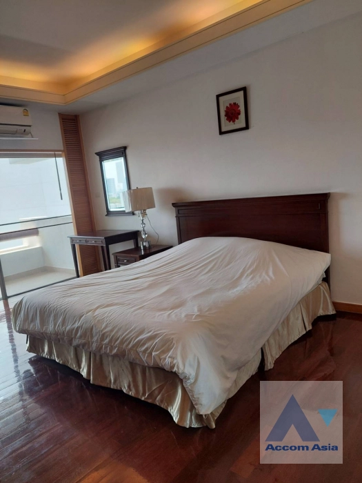 7  3 br Apartment For Rent in Sathorn ,Bangkok MRT Lumphini at Cozy and Convenient Apartment Near Garden Intl AA25447