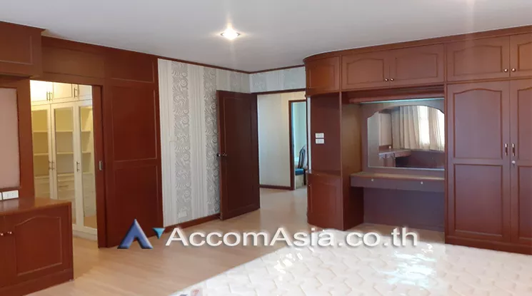 unit 3 Bedrooms  Condominium For Rent in Sukhumvit, Bangkok  near BTS Thong Lo (AA25464)