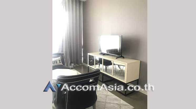  2 Bedrooms  Condominium For Rent in Ploenchit, Bangkok  near BTS Ratchadamri (AA25468)
