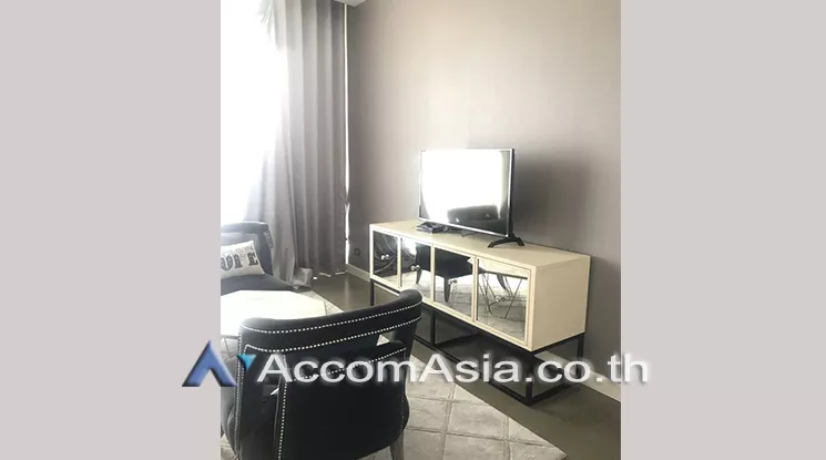 unit 2 Bedrooms  Condominium For Rent in Ploenchit, Bangkok  near BTS Ratchadamri (AA25468)