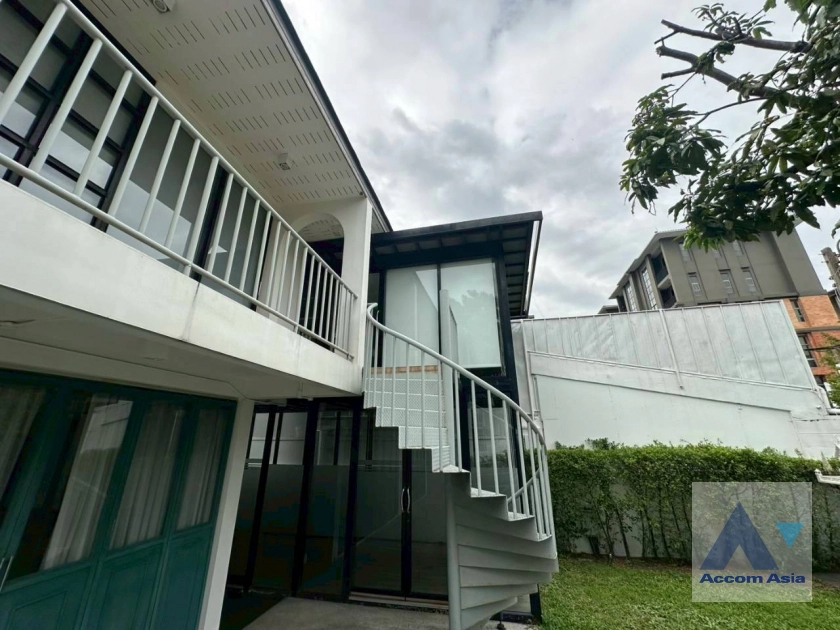 25  4 br House for rent and sale in Sukhumvit ,Bangkok BTS Punnawithi AA25469