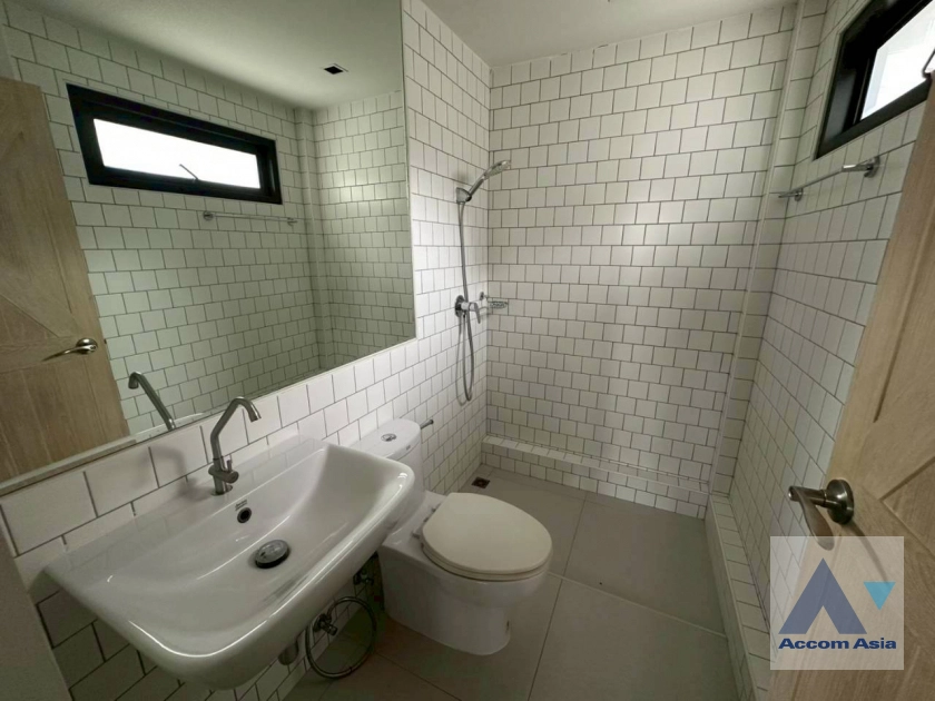 22  4 br House for rent and sale in Sukhumvit ,Bangkok BTS Punnawithi AA25469