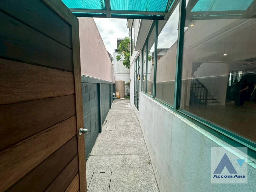 28  4 br House for rent and sale in Sukhumvit ,Bangkok BTS Punnawithi AA25469