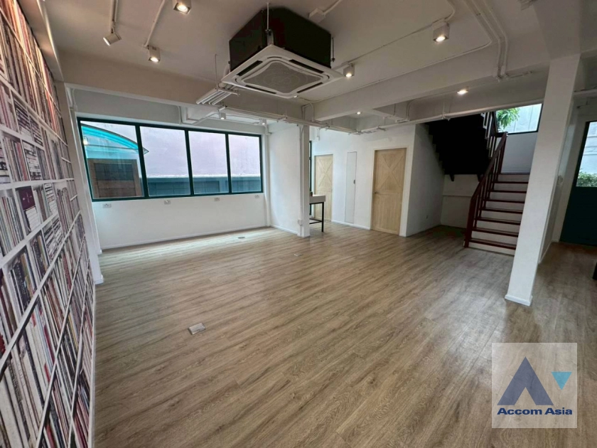  1  4 br House for rent and sale in Sukhumvit ,Bangkok BTS Punnawithi AA25469