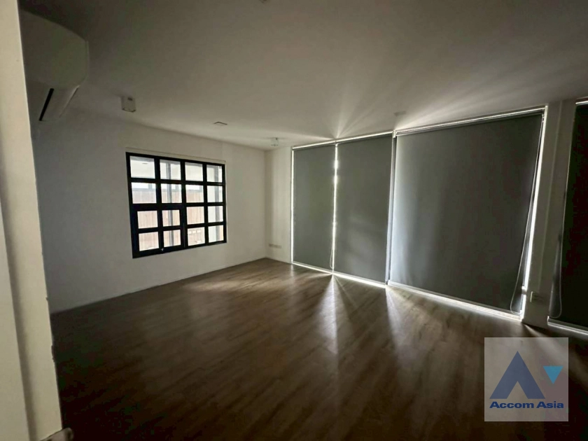 12  4 br House for rent and sale in Sukhumvit ,Bangkok BTS Punnawithi AA25469