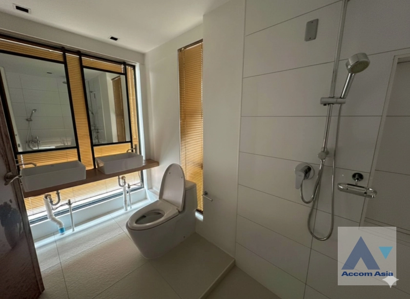 23  4 br House for rent and sale in Sukhumvit ,Bangkok BTS Punnawithi AA25469