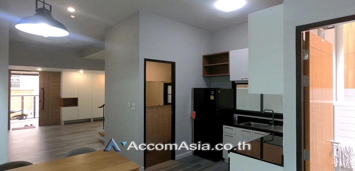 6  3 br House for rent and sale in sukhumvit ,Bangkok BTS Ekkamai - BTS Phra khanong AA25483