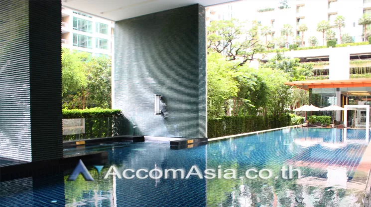  1 Bedroom  Condominium For Rent in Ploenchit, Bangkok  near BTS Chitlom (AA25487)