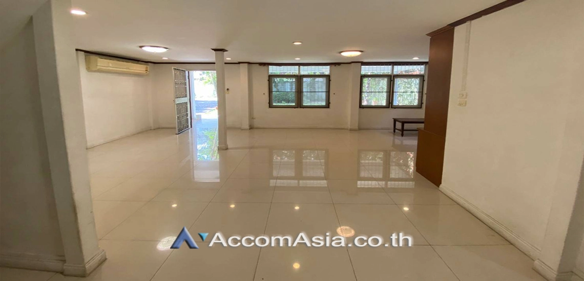 9  3 br House for rent and sale in Sukhumvit ,Bangkok BTS Thong Lo AA25488