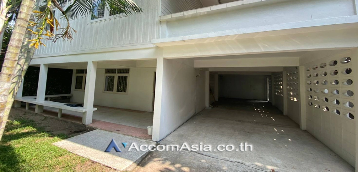5  3 br House for rent and sale in Sukhumvit ,Bangkok BTS Thong Lo AA25488