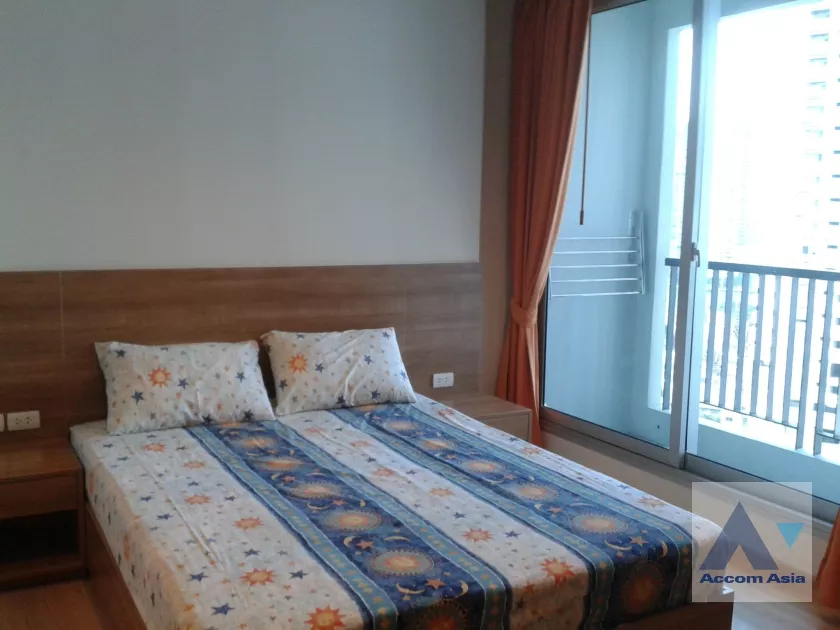 unit 1 Bedroom  Condominium For Rent in Sathorn, Bangkok  near BTS Saphan Taksin (AA25497)