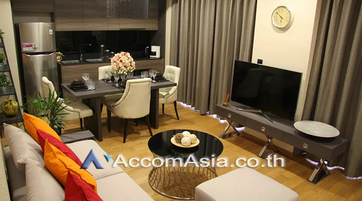 unit 2 Bedrooms  Condominium For Sale in Ploenchit, Bangkok  near BTS Chitlom (AA25499)