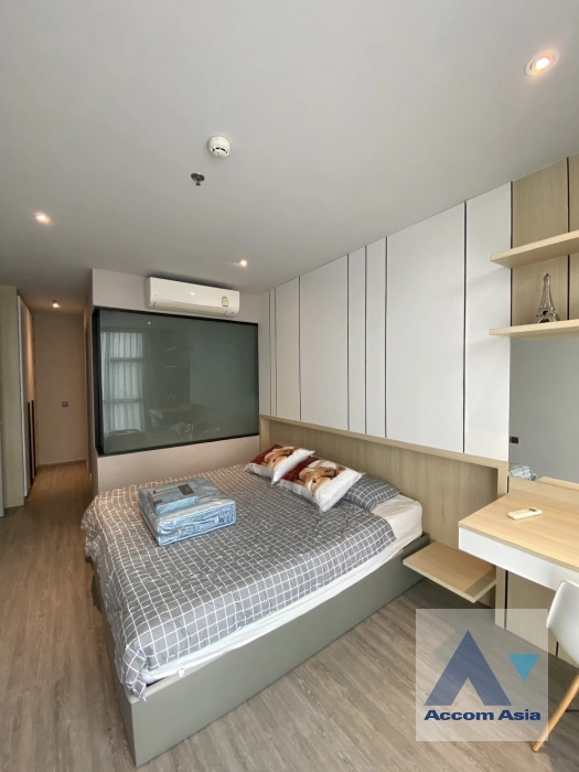 unitModern rooftop pavilion with panoramic skyline views (AA25504)