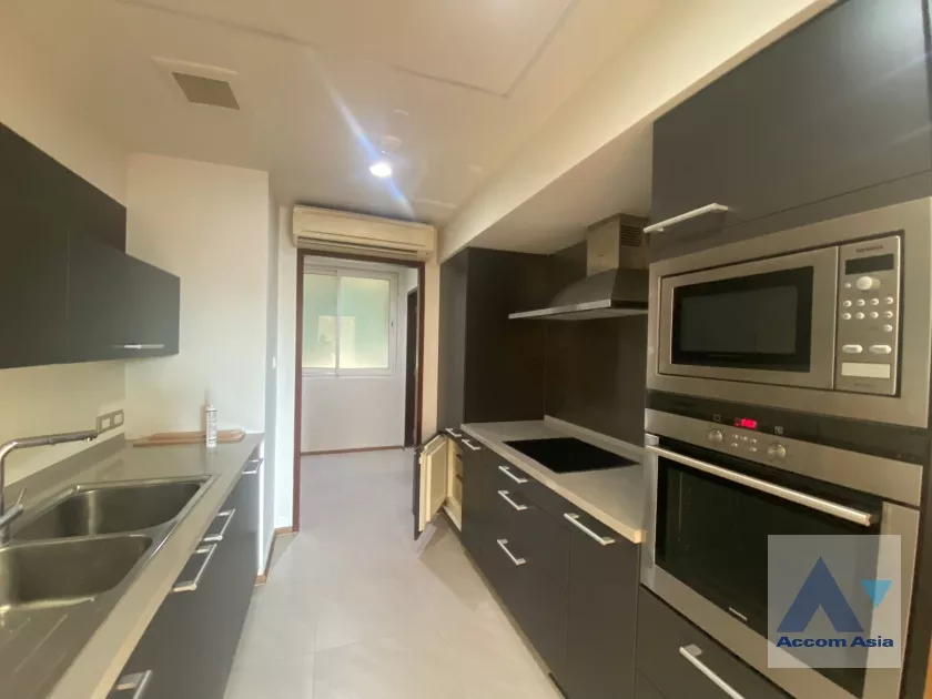  2 Bedrooms  Condominium For Rent & Sale in Ploenchit, Bangkok  near BTS Chitlom (AA25523)