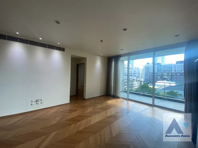  2 Bedrooms  Condominium For Rent & Sale in Ploenchit, Bangkok  near BTS Chitlom (AA25523)