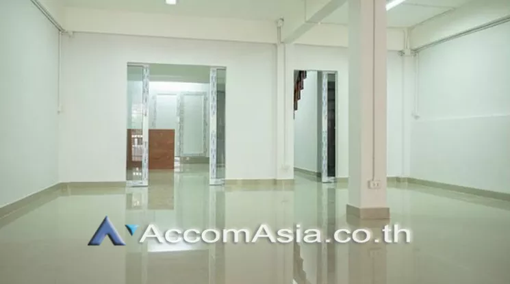  1  5 br Townhouse for rent and sale in sukhumvit ,Bangkok BTS Phra khanong AA25532