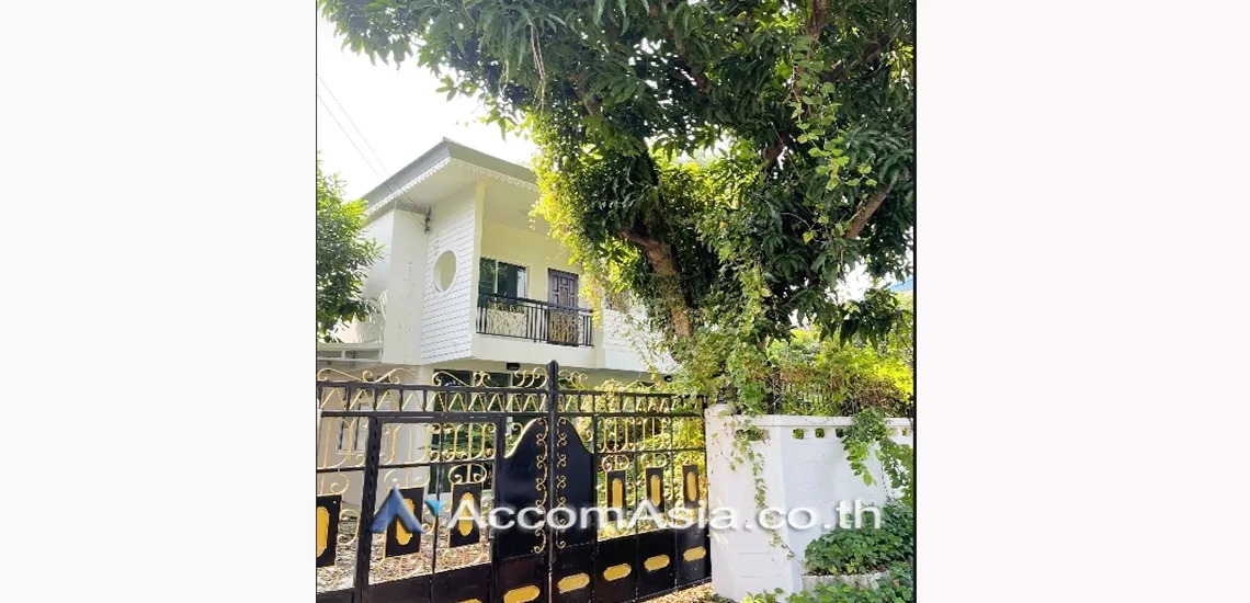  2  3 br House For Sale in sukhumvit ,Bangkok BTS Phra khanong AA25551