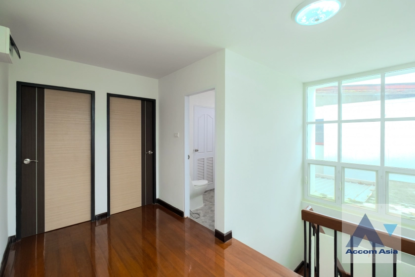 11  3 br House for rent and sale in Sukhumvit ,Bangkok BTS Phra khanong AA25551