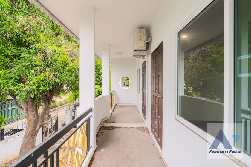 20  3 br House for rent and sale in Sukhumvit ,Bangkok BTS Phra khanong AA25551