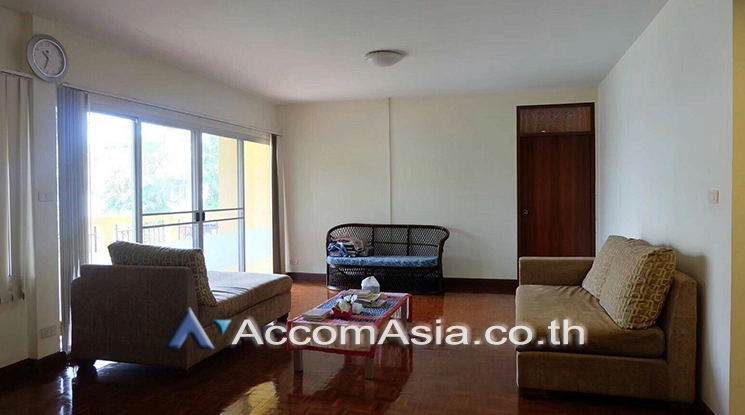 Home Office |  6 Bedrooms  House For Rent in Phaholyothin, Bangkok  near BTS Saphan-Kwai (AA25600)