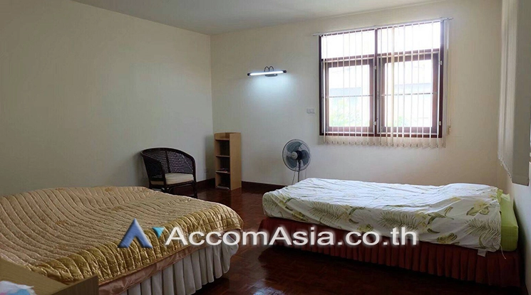 6  6 br House For Rent in phaholyothin ,Bangkok BTS Saphan-Kwai AA25600