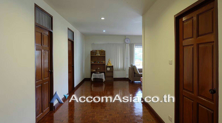9  6 br House For Sale in Phaholyothin ,Bangkok BTS Saphan-Kwai AA25600